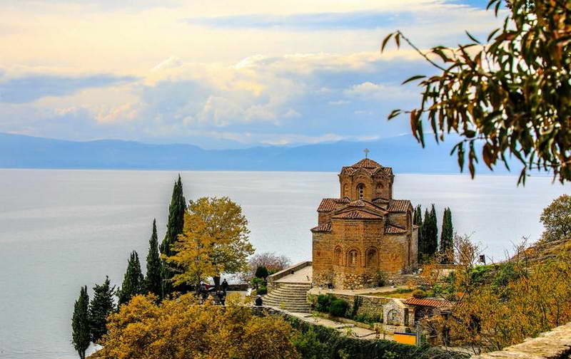 Странските туристи му откажаа љубов на Охрид