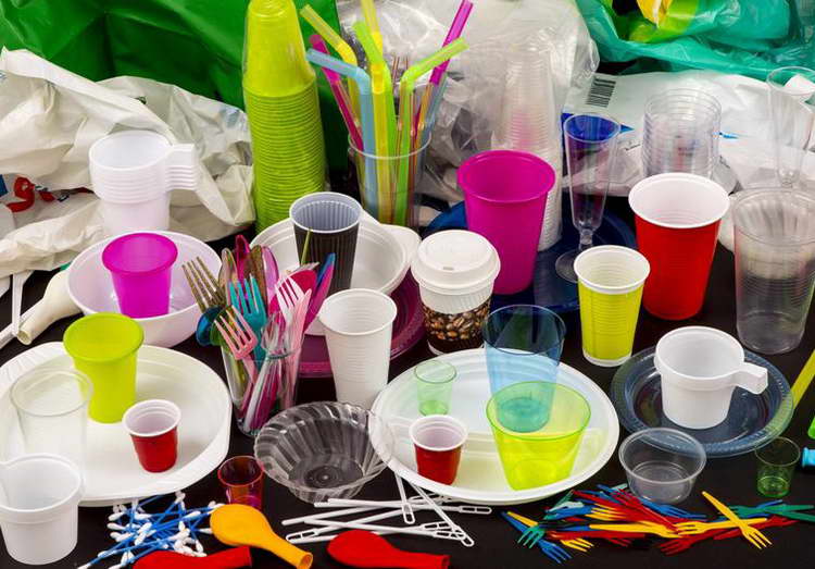 ЕУ: Во сила новиот закон против пластика за една употреба