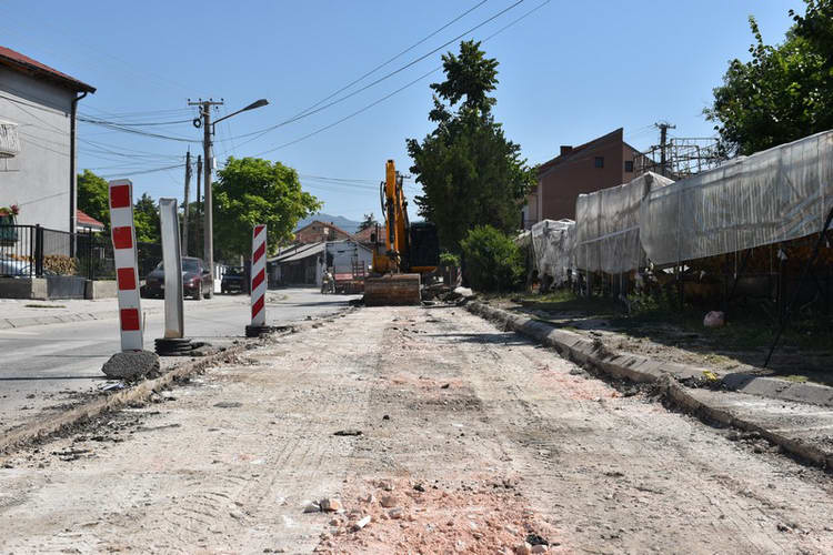 Започнаа градежните активности за реконструкција на улицата „Мице Козар“