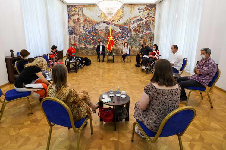 Средба на претседателот Пендаровски и сопругата со претставници на коалицијата „МЕНУВАМЕ“