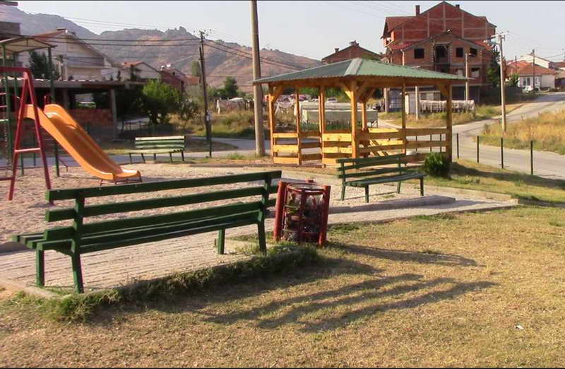 Прилепски „Комуналец“ ги реновира постојните и гради нови маалски паркови