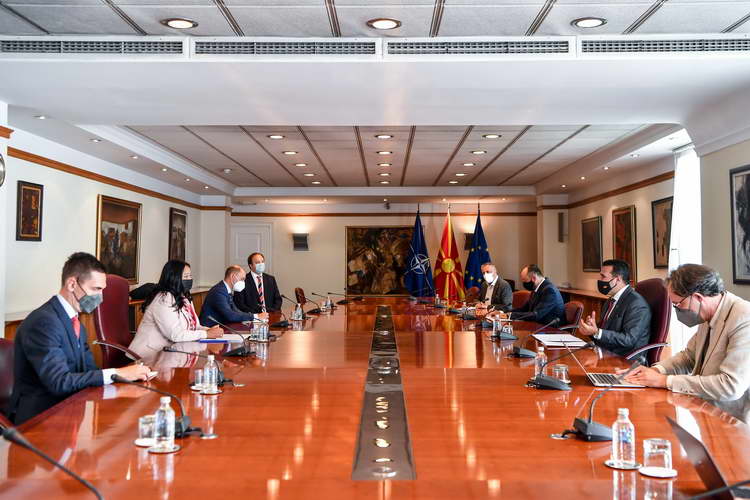 Заев на средба со делегацијата на Европската инвестициона банка: Целосната поддршка за Северна Македонија е признание за досегашните проекти и охрабрување за сите идни
