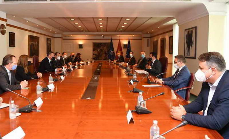 Премиерот Заев, вицепремиерот Груби, и министрите Бесими и Бочварски се сретнаа со менаџментот на „Бехтел-Енка“