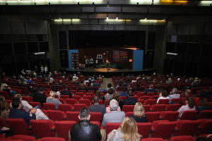 Со изведбата на претставата „Мој термин“ на Македонскиот народен театар, синоќа започна 55 МТФ „Војдан Чернодрински“