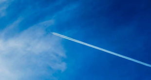 Антиваксерска објава големата кашлица и вакцините и ги поврзува со прскање од авиони