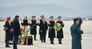 Со државна церемонија беше оддадена почит на загинатите во автобуската несреќа во Бугарија и им беа предадени на семејствата