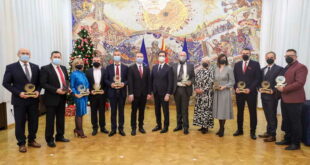 Претседателот Пендаровски ги додели признанијата Македонски квалитет за 2021 година