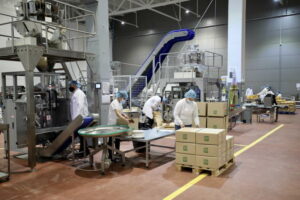 Претседателот Пендаровски во посета на фабриката на „Витаминка Трејд“ во Косово