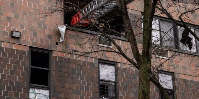 Голем пожар во Њујорк, загинаа најмалку 19 лица