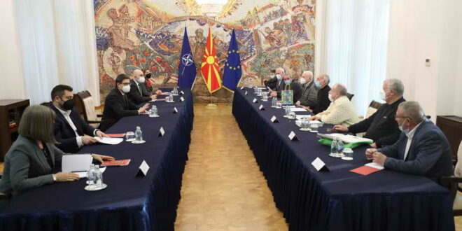 Средба на претседателот Пендаровски со претставници на ОМО „Илинден“ и здруженија на граѓани од Република Бугарија