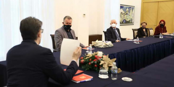 Средба на претседателот Пендаровски со делегација на Институтот за педагогија при Филозофскиот факултет во Скопје