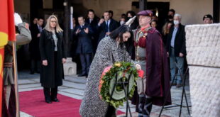 Делегации на владите на Македонија и Бугарија положија венци цвеќе на гробот на Гоце Делчев
