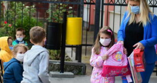 Кој контролира дали се почитува одлуката за целосна вакцинација на децата против голема кашлица?