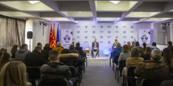 Битиќи и Лукаревска на Бизнис форум во Валандово: Заедно се справуваме со предизвиците