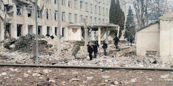Руски воздушен напад уништи училиште во Житомир, НАТО предупредува дека Русија користи касетни бомби