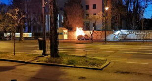 Автомобил удри во оградата на руската амбасада во Букурешт