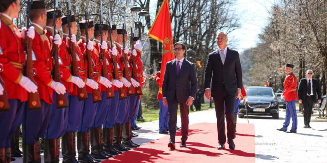 (Видео) Започна официјалната посета на претседателот Пендаровски на Црна Гора