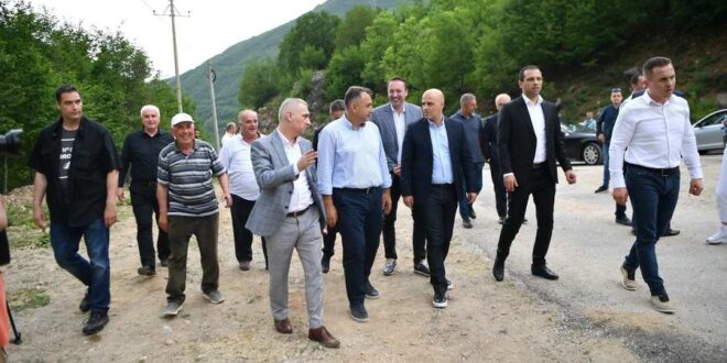Ковачевски: Со патот Извор - Гарски мост ги поврзуваме Кичево и Дебар со албанската граница за побрз економски развој