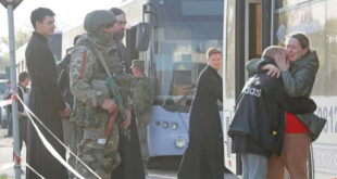 Украинските цивили евакуирани од Мариупол се очекува да пристигнат во Запорожје