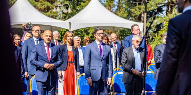 Обраќање на претседателот Пендаровски на свечената церемонија по повод доделувањето Орден за заслуги и Повелба на Република Северна Македонија