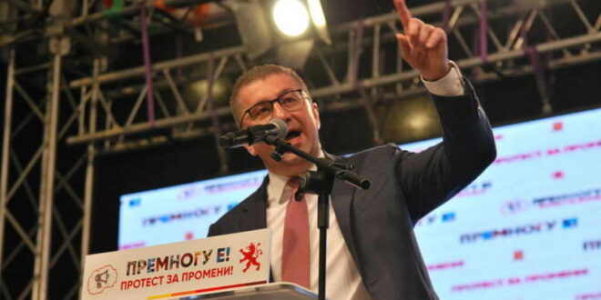 СДСМ Прилеп: Наместо да им се заканува на прилепчани, Мицкоски треба да му ги истегне ушите на неспособниот градоначалник Јовчески