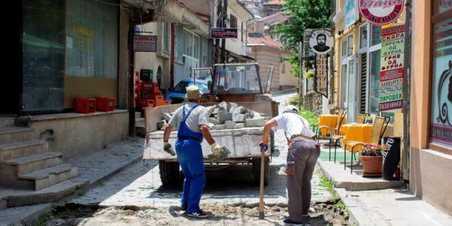 Крушево: Се реконструираат улици во централното градско подрачје