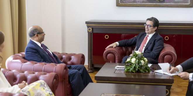 Средба на претседателот Пендаровски со Бишваџит Банерџи, експерт од областа на меѓународната монетарна политика