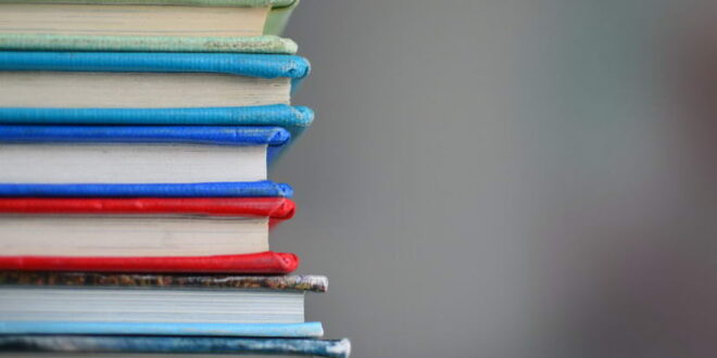 АНКЕТА: Универзитетски професори условуваат студенти со книги, студентите не пријавуваат