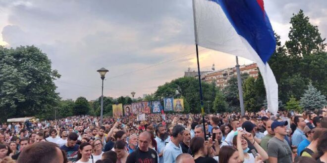 литијата против Европрајдот во Белград