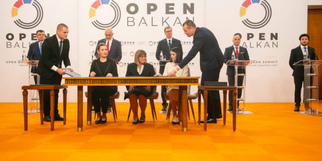 На Самитот „Отворен Балкан“ потпишани договори за соработка во областа на обезбедување храна, киноматографија и цивилна заштита