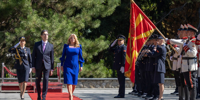 Започна официјалната посета: Претседателот Пендаровски ja пречека словачката претседателка Зузана Чапутова