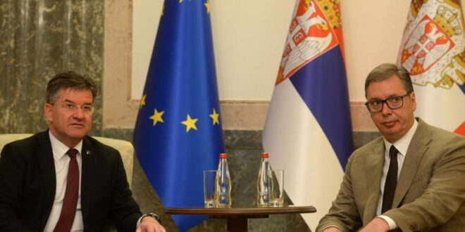 Лајчак во Белград на средба со Вучиќ