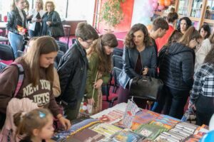Донација од 1100 книги од Витаминка за библиотеката во Прилеп (ФОТО)