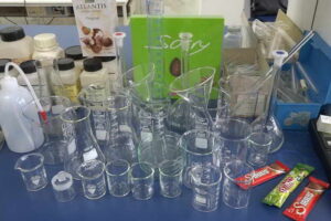 Училишната лабораторија во СОУ „Ѓорче Петров“ доби лабораториска опрема од Витаминка