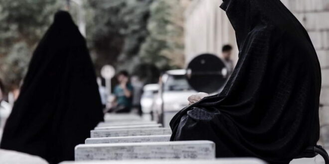 Иран ја распушта моралната полиција поради протестите, соопшти главниот обвинител во земјата