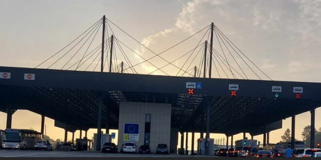 Затворен граничниот премин Мердаре меѓу Косово и Србија