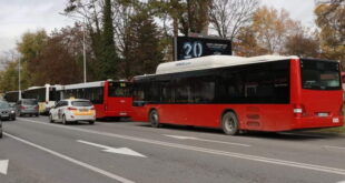 По барањето на премиерот, приватните превозници ги тргнаа блокадите од пред Град Скопје