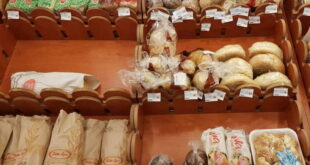 Влада: Обврска за производителите на леб да го произведуваат белиот и полубелиот леб, а трговците да го прибавуваат и продаваат