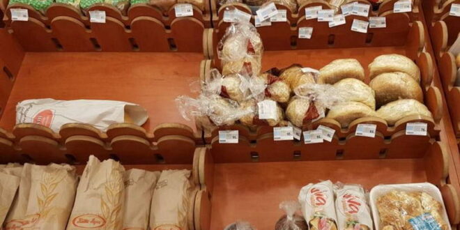 Влада: Обврска за производителите на леб да го произведуваат белиот и полубелиот леб, а трговците да го прибавуваат и продаваат