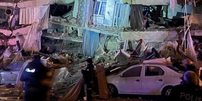 Стотици загинати во земјотрес во Турција и Сирија