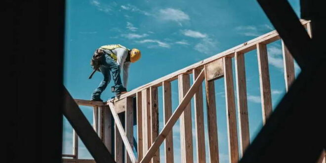 АНАЛИЗА: Почна “ловот” на сезонски работници во регионот, дома драматичен раст на слободните работни места