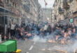 Протести во Франција поради пензиската реформа, запалено e градското собрание во Бордо