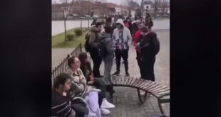 (Видео) Протест на учениците од „Орде Чопела“ од Прилеп против насилникот кој злоставувал нивна соученичка