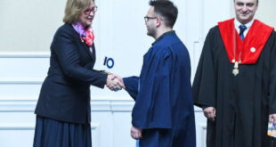 Вицепремиерката Грковска им ги додели дипломите на најдобрите студенти од ФИНКИ