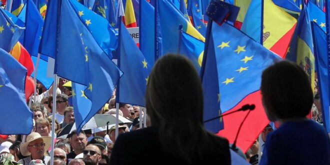 Масовни проевропски демонстрации во Молдавија