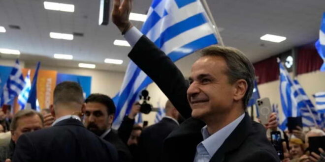 Убедлива победа на Мицотакис на изборите во Грција