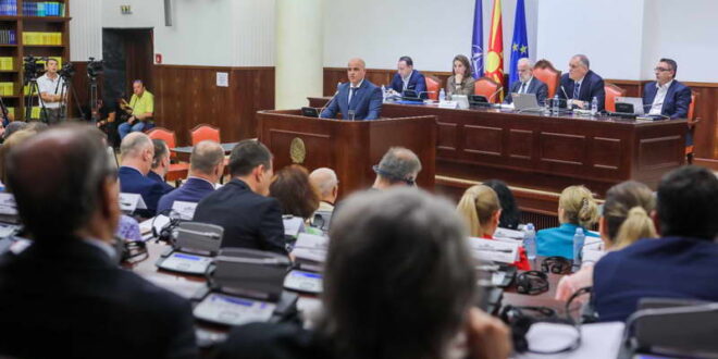 (Видео) Ковачевски: Имаме неповторлива шанса за продолжување на европскиот пат, македонскиот јазик и идентитет се заштитени, пред пратениците е државничка одлука