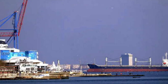 Дали Русија смее да нападне трговски бродови во Црно Море?