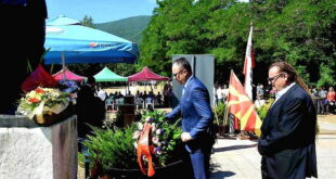 По повод Денот на Републиката, владина делегација положи цвеќе и во Смилево