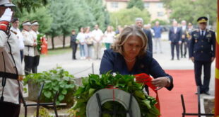 Владина делегација оддаде почит на загинатите бранители кај Љуботенски бачила